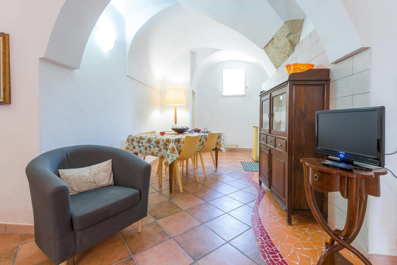 B&B Corte Dei Memoli Di Margiotta Giuseppina Лечче Екстер'єр фото